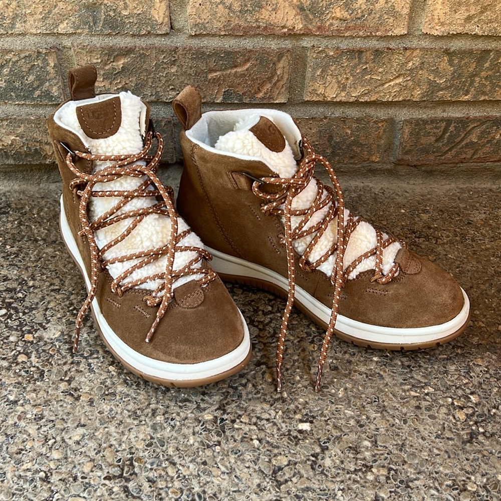 UGG PLUSH boots